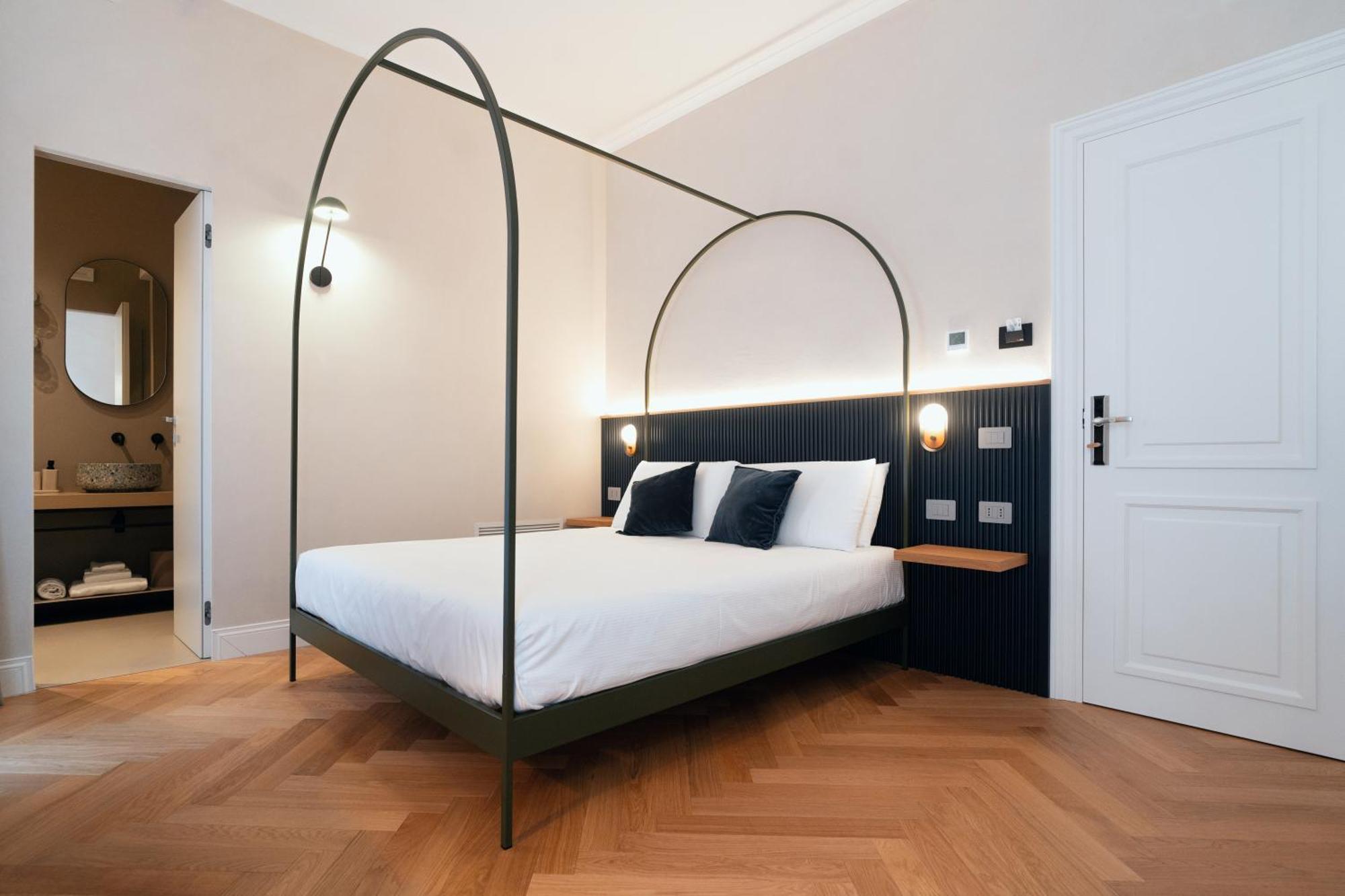 The Flow - Via Del Corso Roma